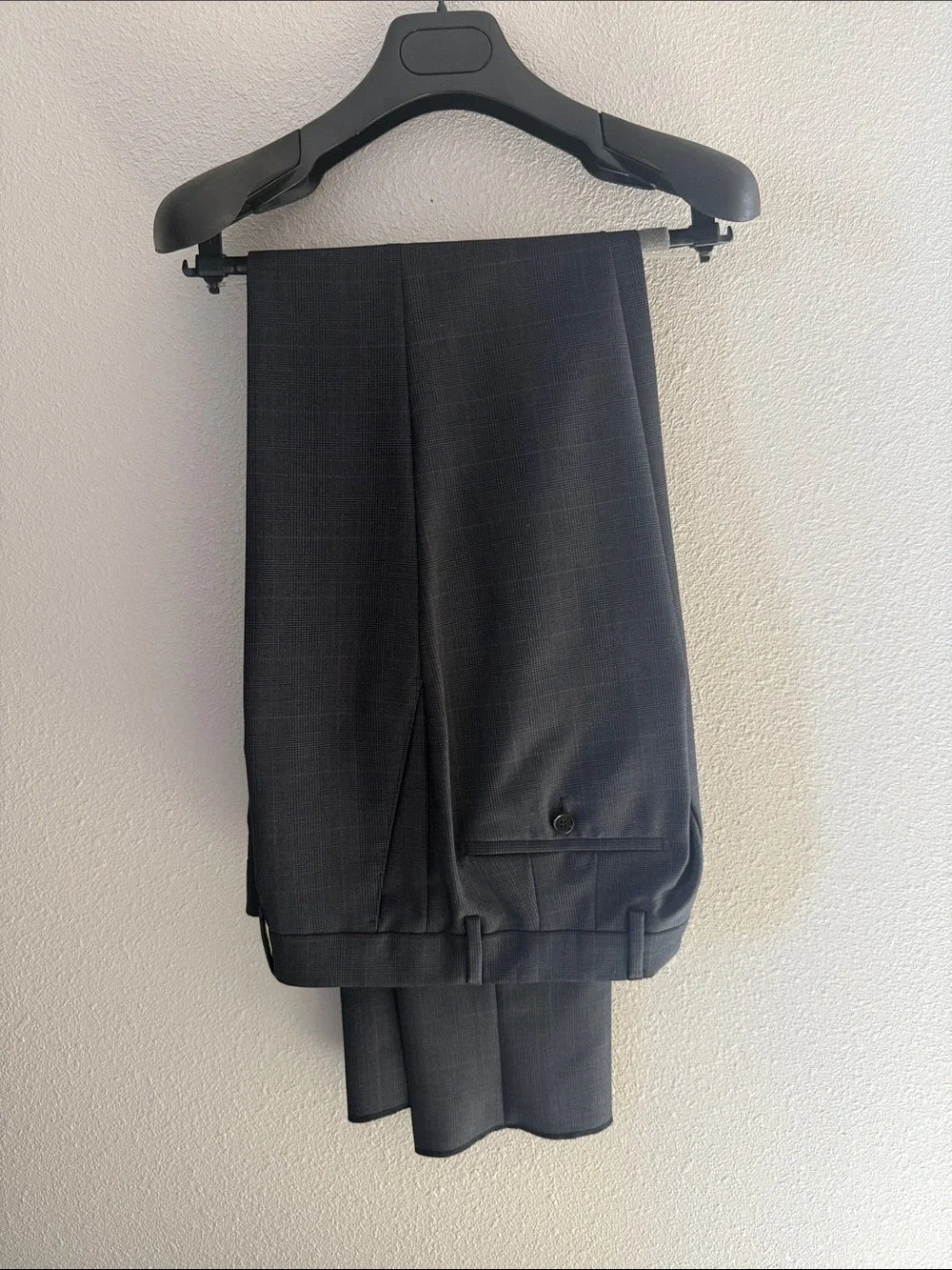 NWT Burberry Men's slim carbon blue Windowpane Two-Button Suit - US 36 R